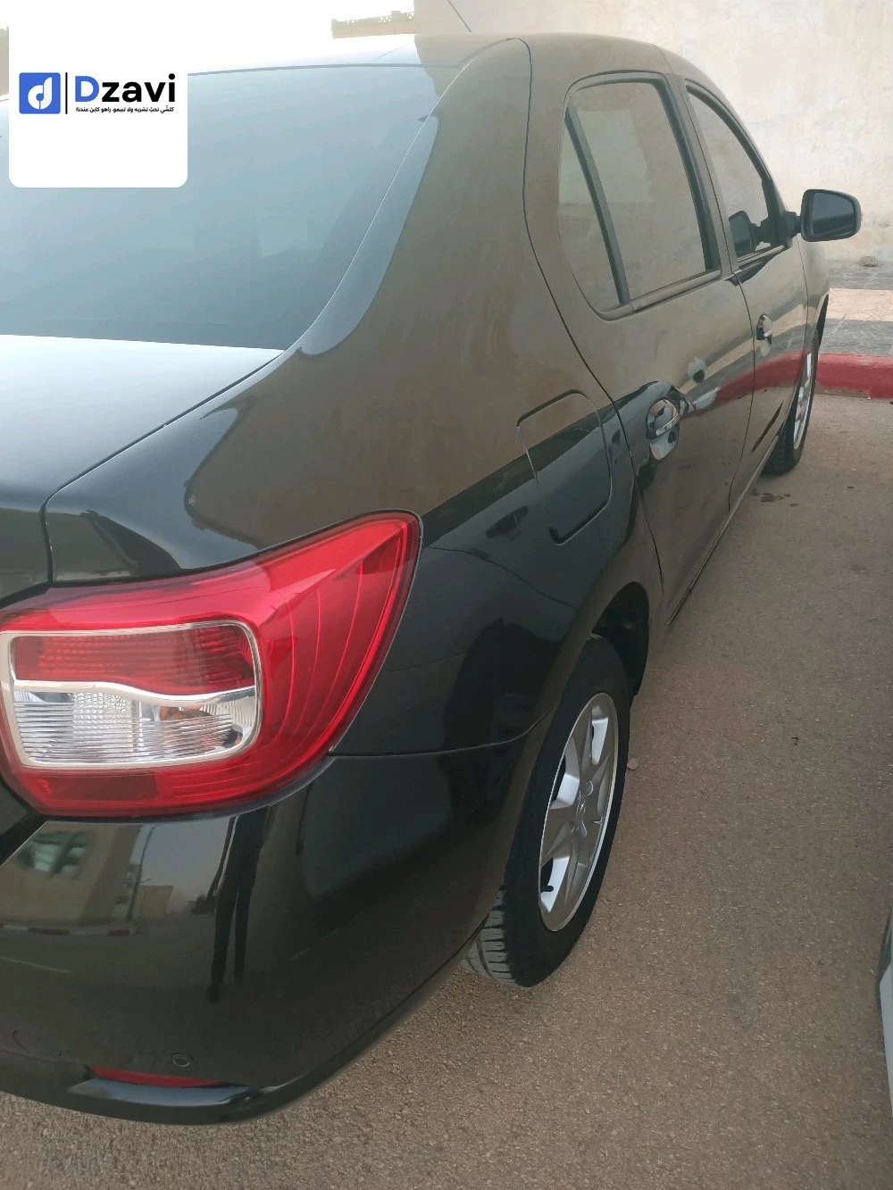 Voitures Renault à 3 LAGHOUAT