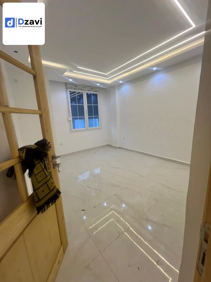 Villas À vendre à 9 BLIDA superficie 175 m2