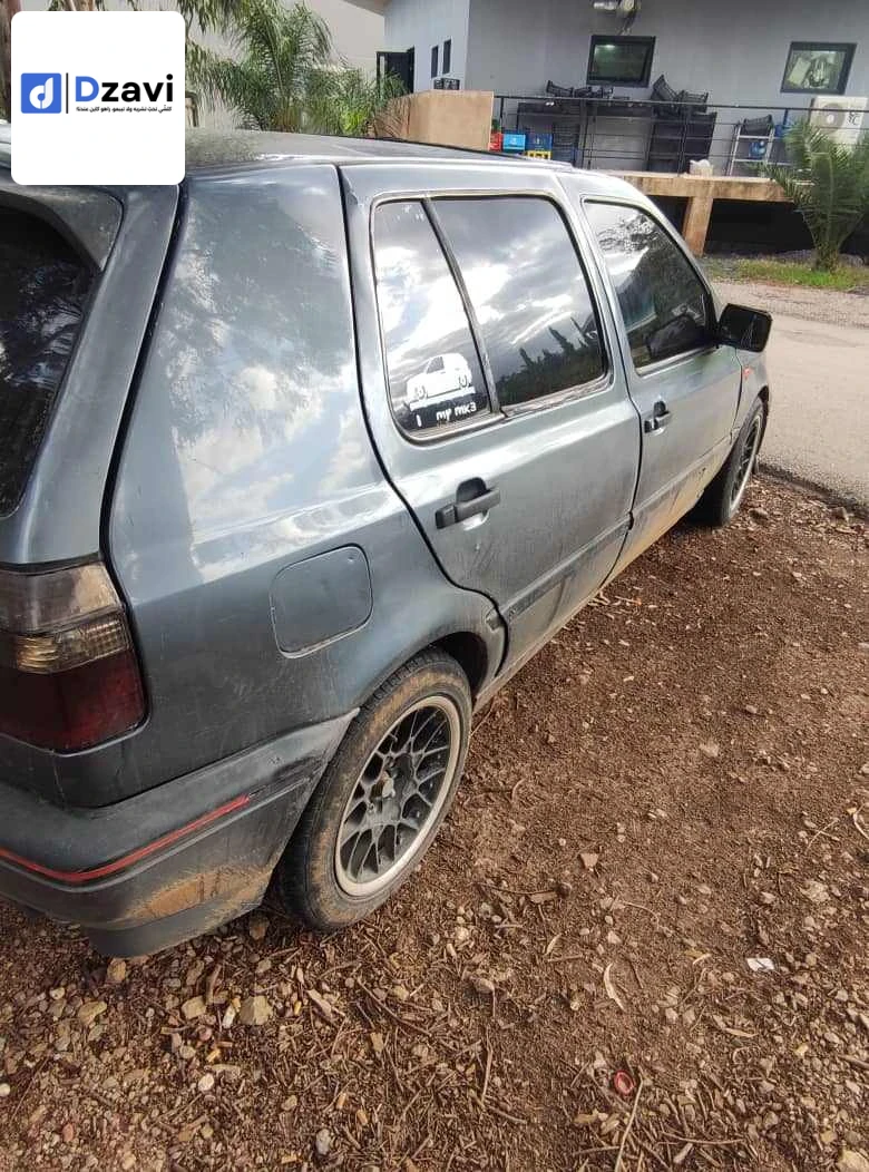 Voitures Volkswagen à 42 TIPAZA
