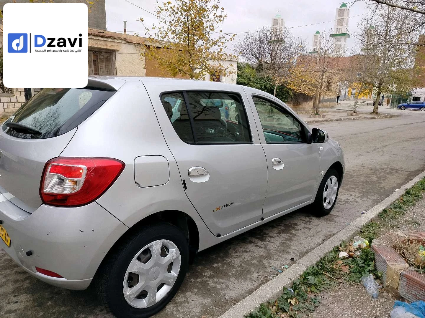 Voitures Dacia à 40 KHENCHELA