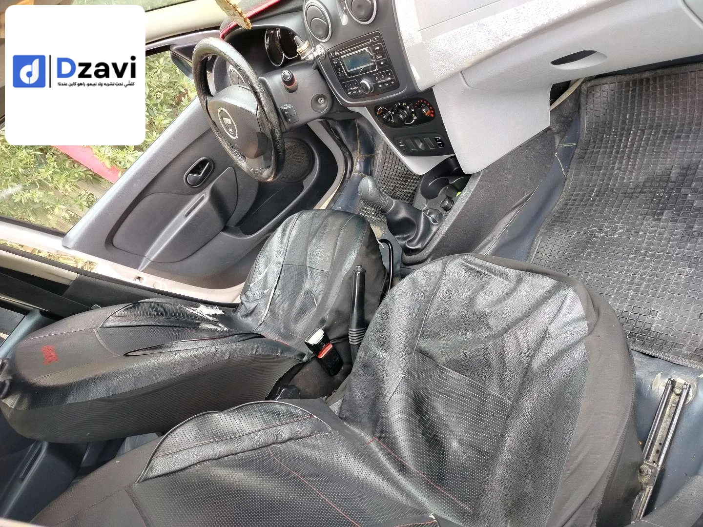 Voitures Dacia à 40 KHENCHELA