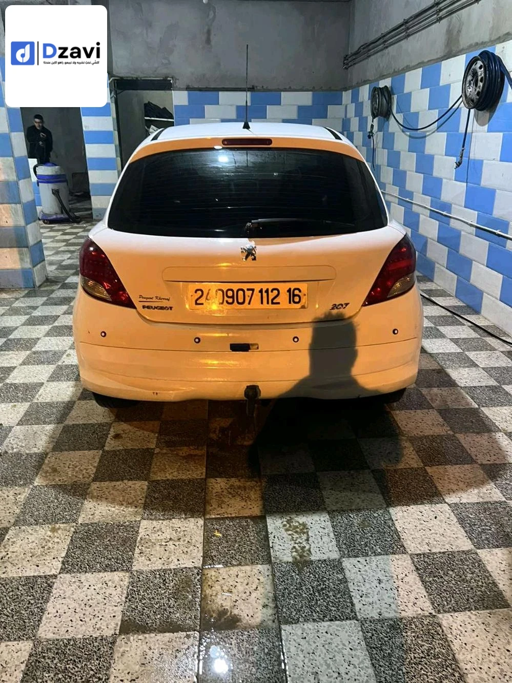 Voitures Peugeot à 10 BOUIRA