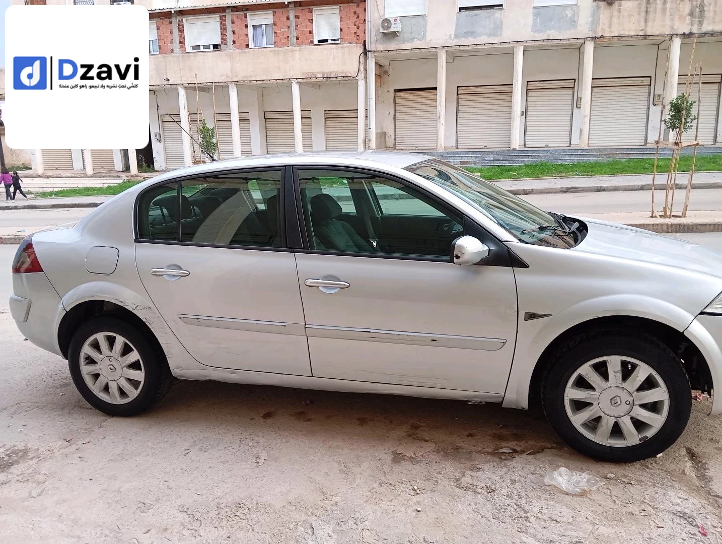Voitures Renault à 24 GUELMA