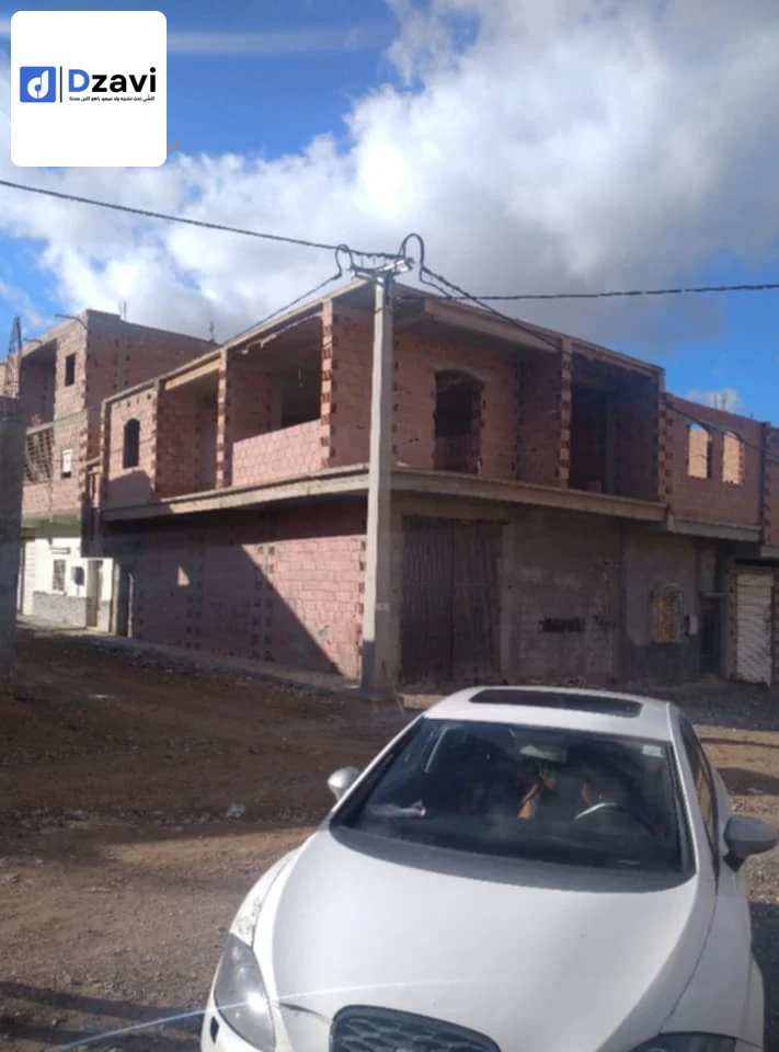 Maisons Traditionnelles À vendre à 5 BATNA superficie 120 m2