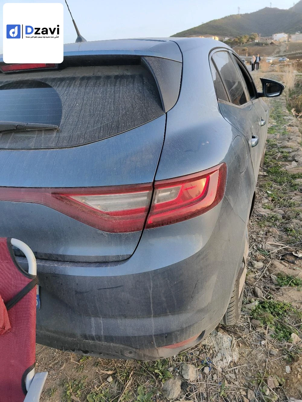 Voitures Renault à 42 TIPAZA