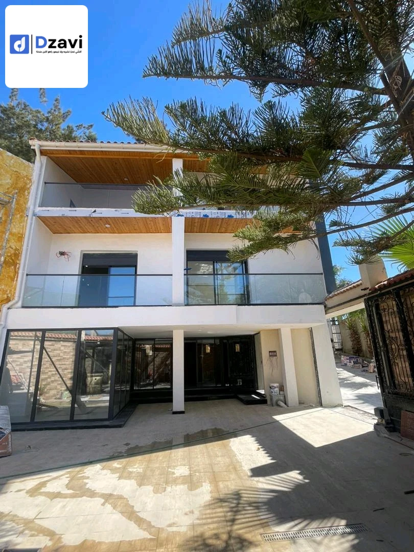 Villas À vendre à 16 ALGER superficie 550 m2