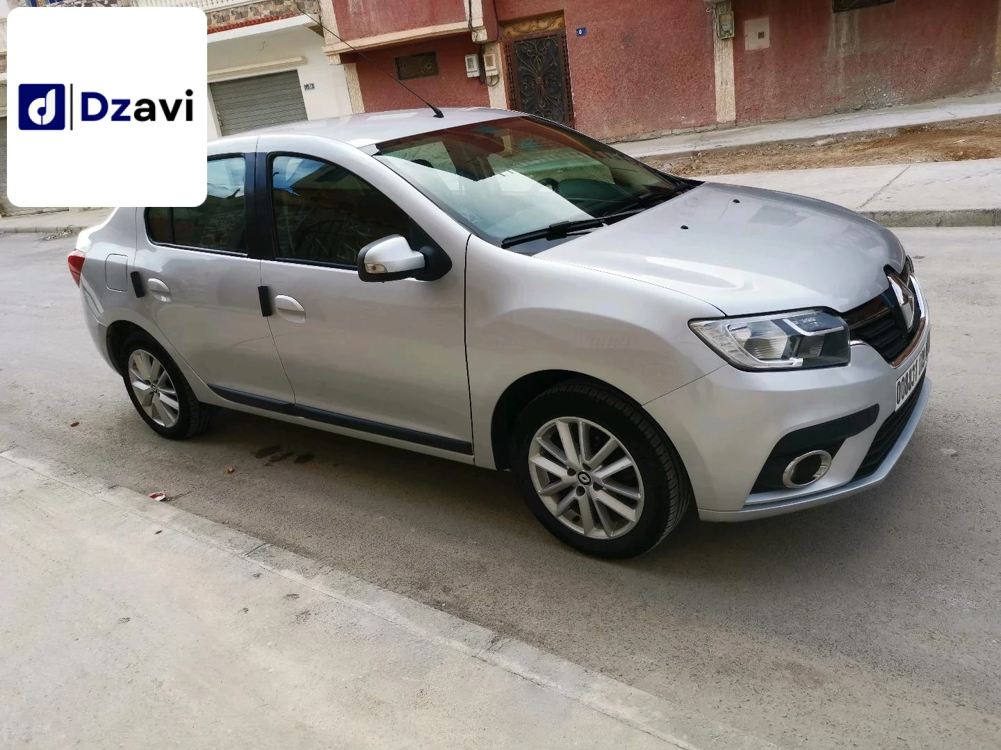 Renault À vendre à 4 OUM EL BOUAGHI