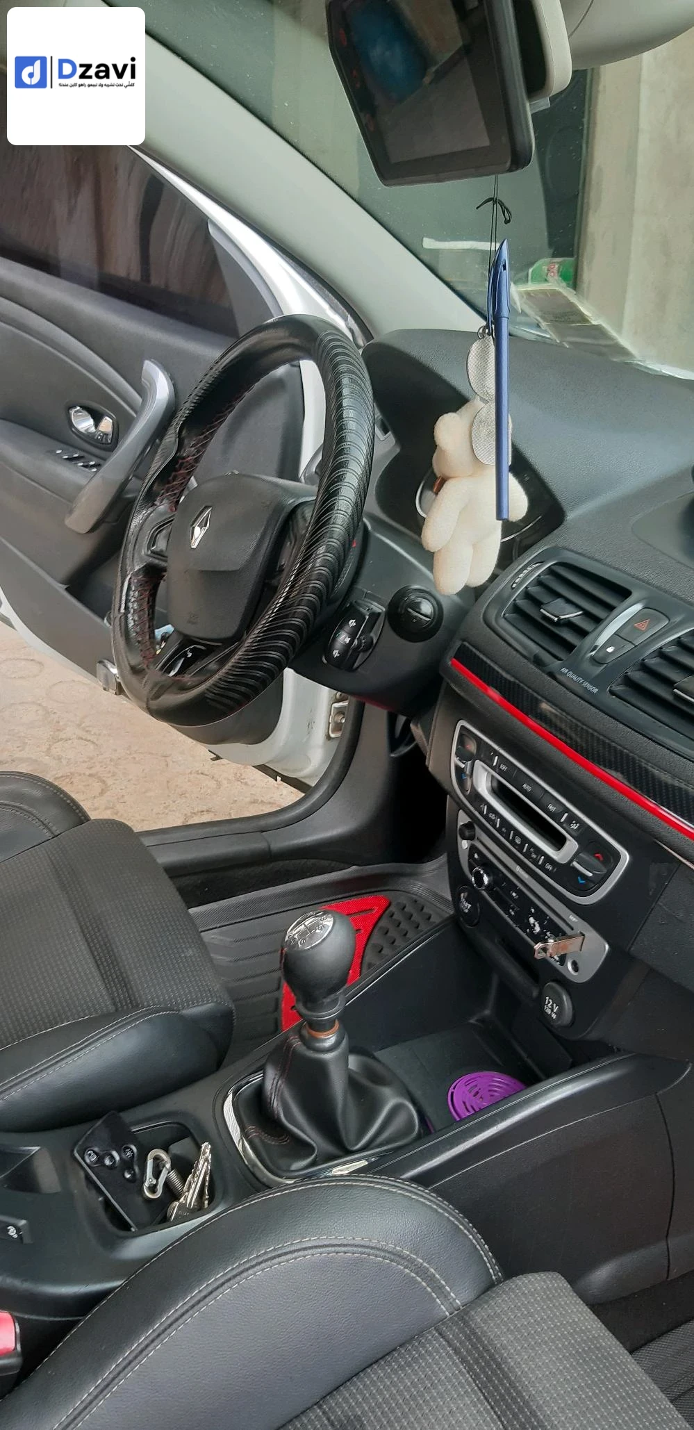 Voitures Renault à 15 TIZI OUZOU