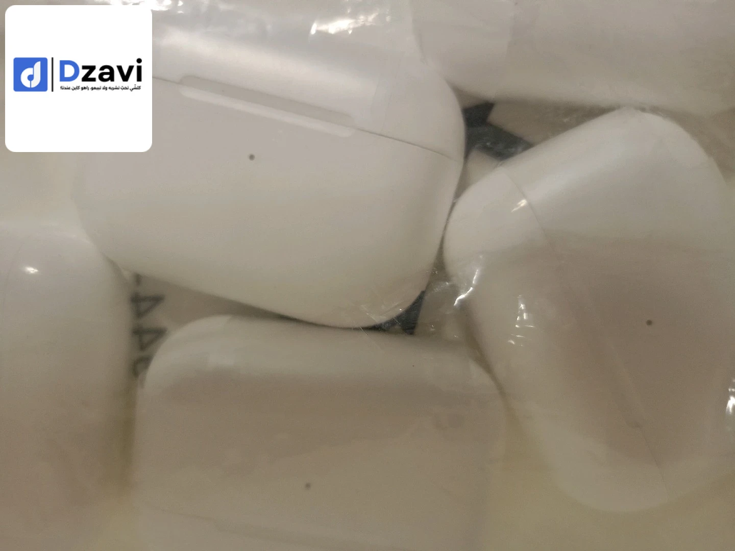 ????أحسن سومة فالسوق Airpods pro 2 ب 1800 فقط ???? أهم المواصفات : ✅ شكلها جذاب و أنيق و مريح للأذن ✅ مناسبة لجميع انواع الهواتف ✅ جودة صوت عالية وهي الأحسن -???? ✅ تدعم ميزة الصوت المحيطي 360⁰ ✅ عازلة للضوضاء و الضجيج بشكل ممتاز ✅ مقاومة للعرق والماء ✅ ب