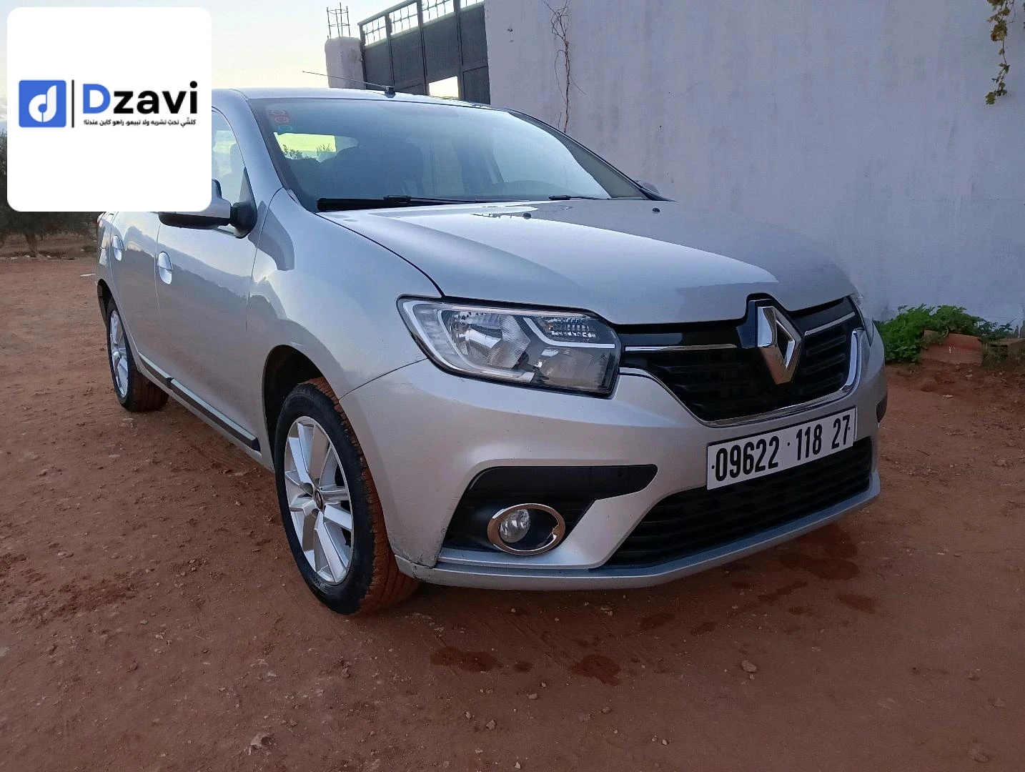 Voitures Renault à 27 MOSTAGANEM