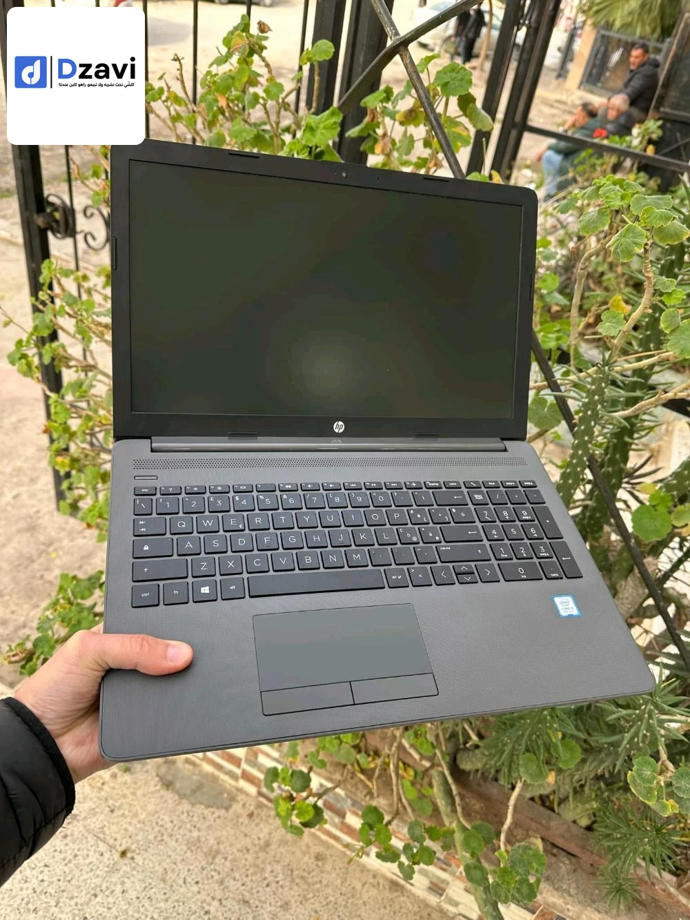 HP core i5 -8eme GE RAM 8 DDR 4 SSD 256 Écran 15.6" produit EUR ???? Chargeur originale batterie excellent plus 3h