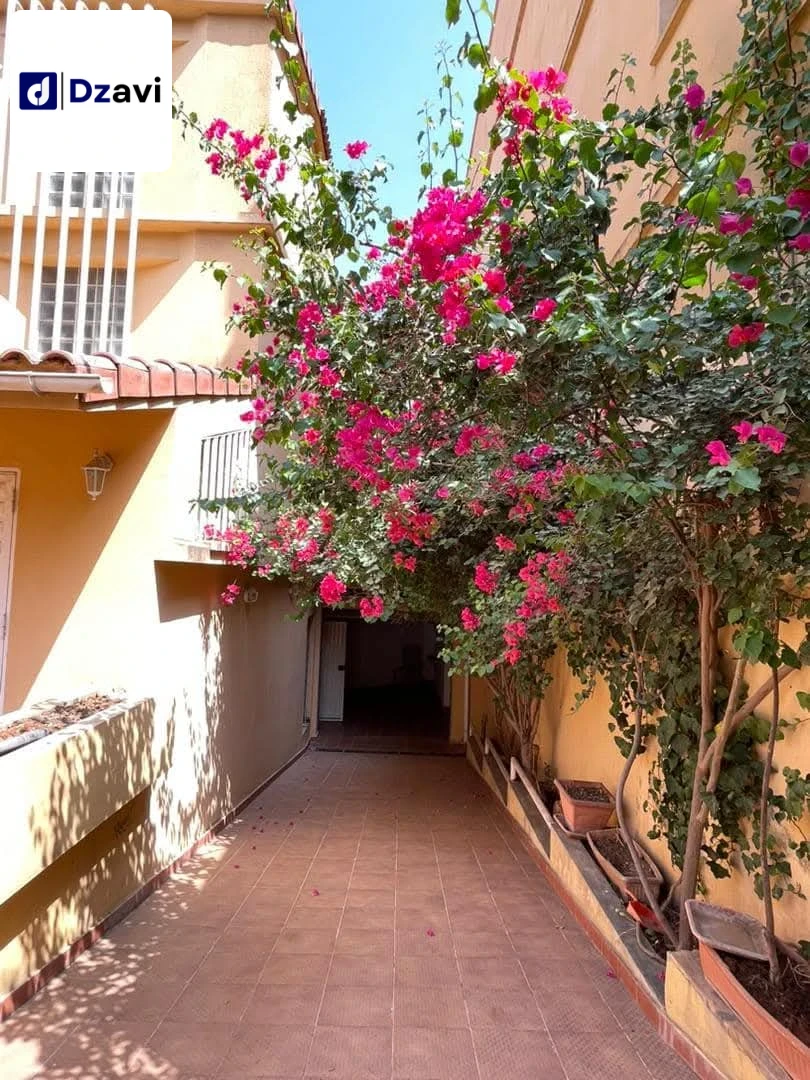 Villas À vendre à 16 ALGER