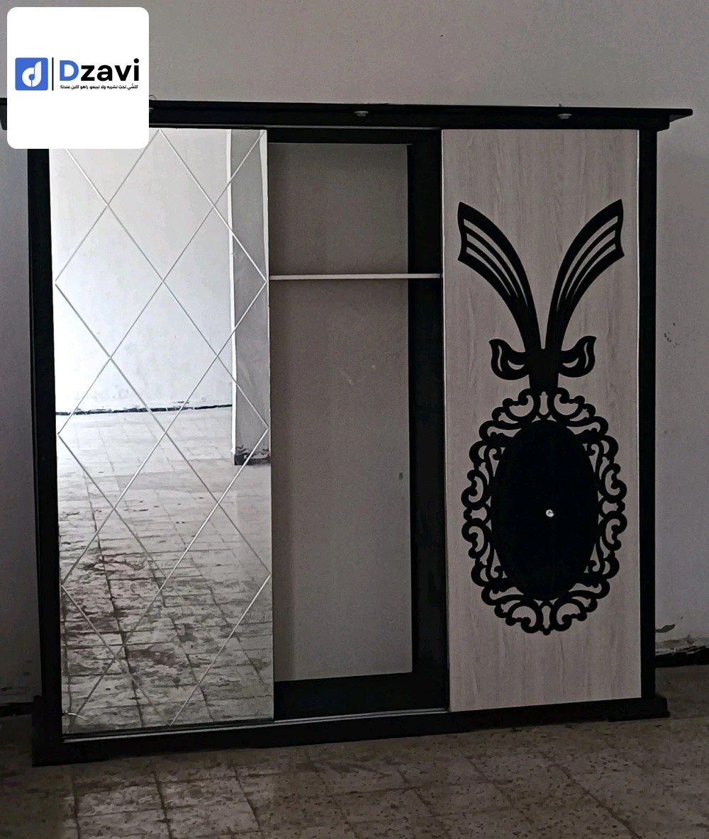 - Armoir 3 port collisant ( 210-215cm ) - lit avec sommier ( 180-160cm ) - 2 table de Nuit - coiffuse - table en Verre - cadre Quran