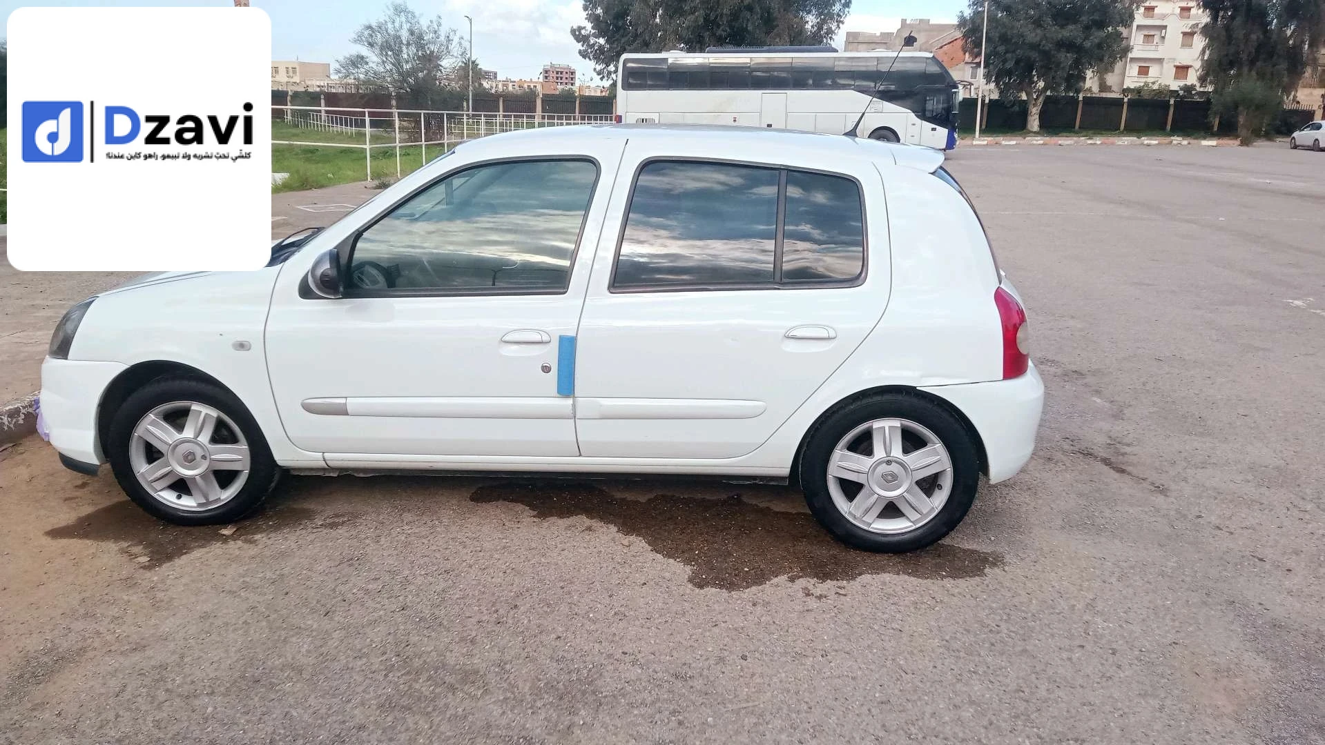 Voitures Renault à 16 ALGER