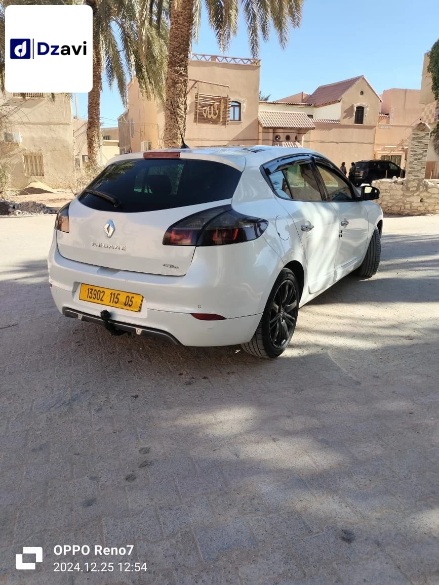 Renault À vendre à 5 BATNA