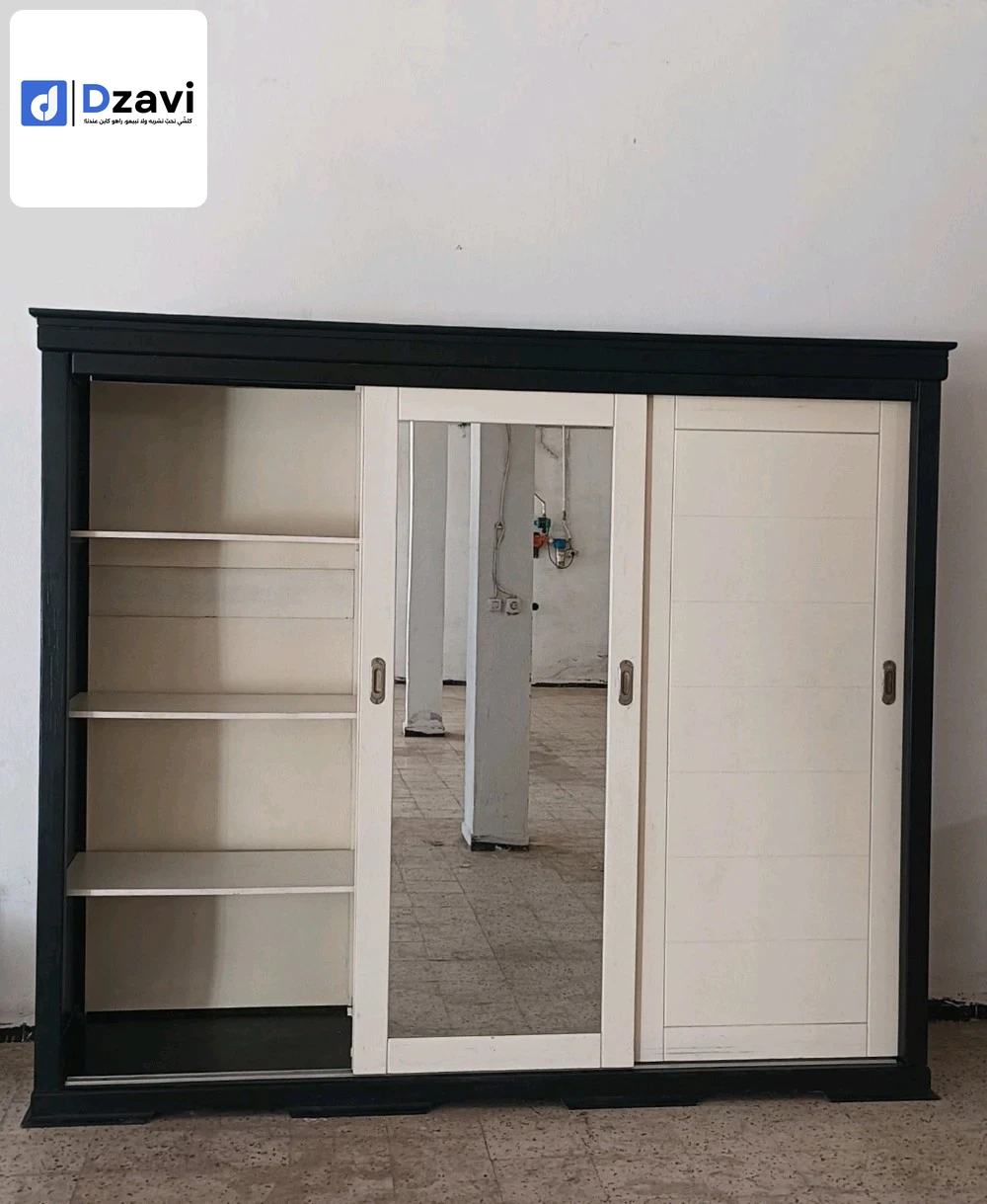 _ Armoire 3 port collisante 245cm/210cm avec 2 tiroir _ Lit 2 place 190cm/160cm _ Coiffeuse _ 2 table de Nuit المكان وهران مسرغين 0795829108 0555554802