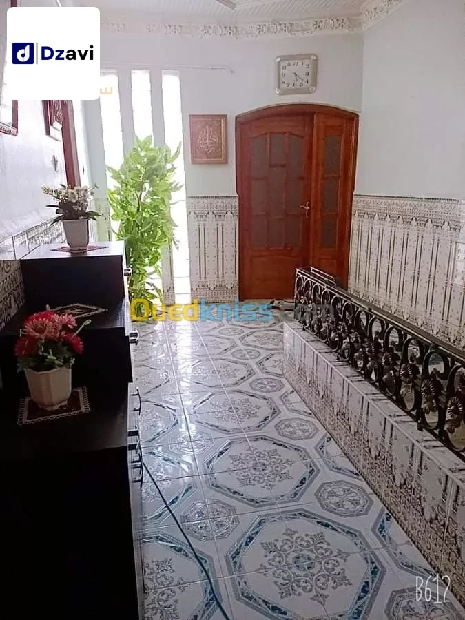 Villas À vendre à 5 BATNA