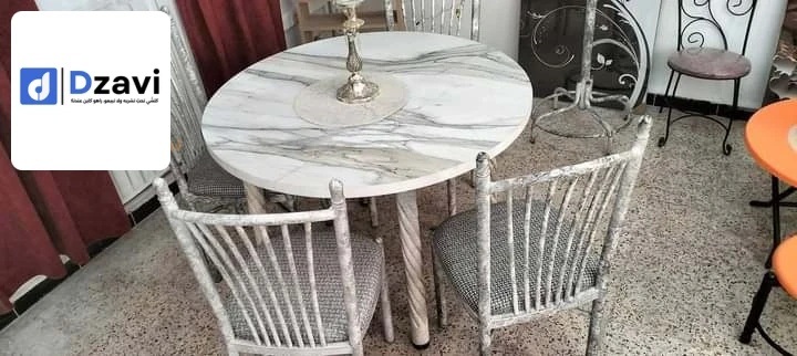 كراسي مقاهي مطاعم وطاولات