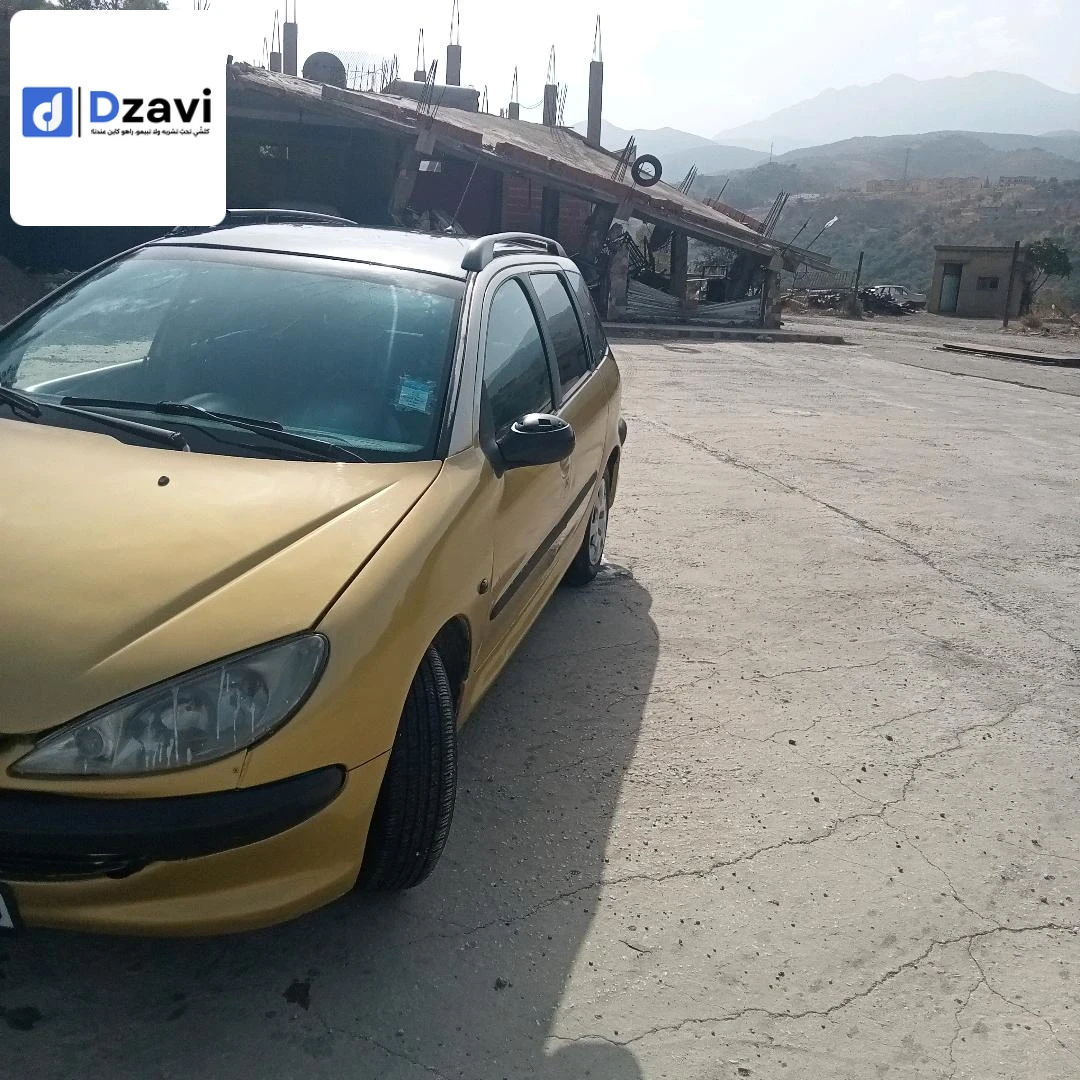 Voitures Peugeot à 18 JIJEL
