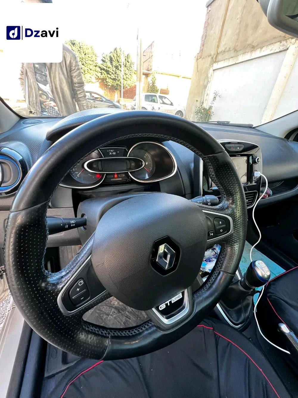 Renault À vendre à 2 CHLEF