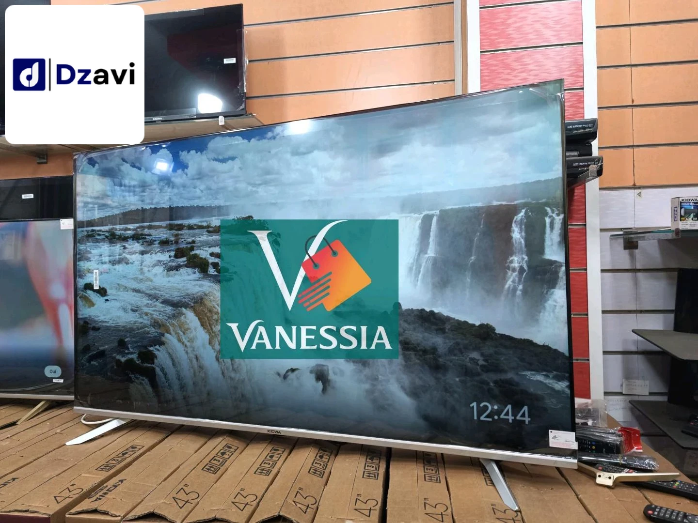 Téléviseurs, satellites et leurs accessoires à vendre à 16 ALGER