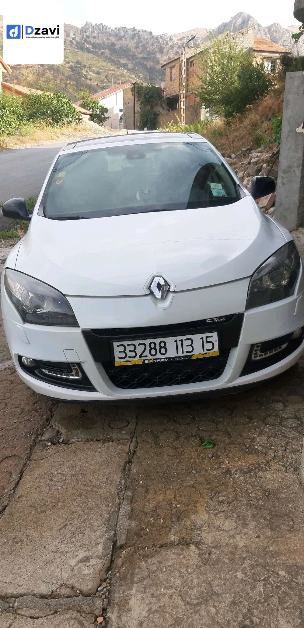 Voitures Renault à 15 TIZI OUZOU