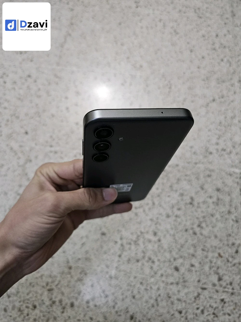 samsung galaxy m35: stockage 128g Ram 6g batterie 6000mA 2 puces