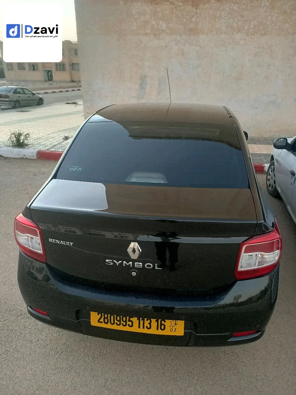 Voitures Renault à 3 LAGHOUAT