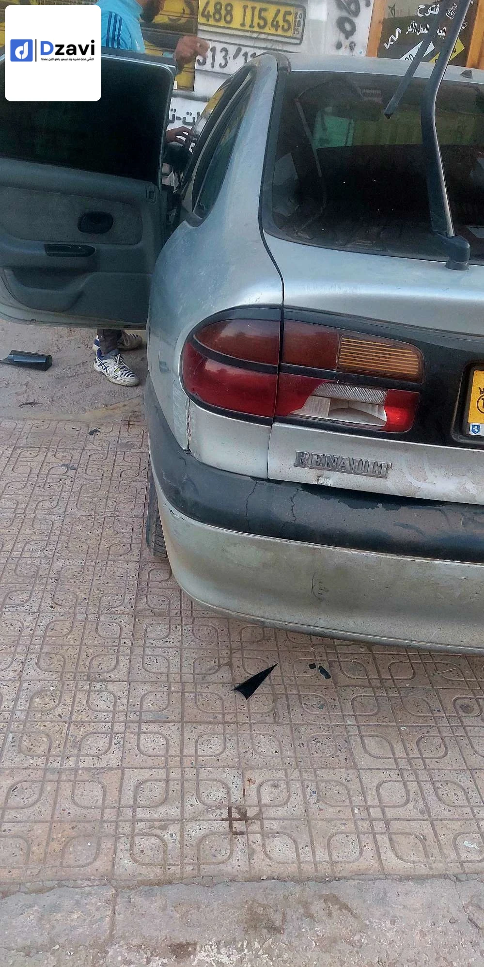 Voitures Renault à 29 MASCARA