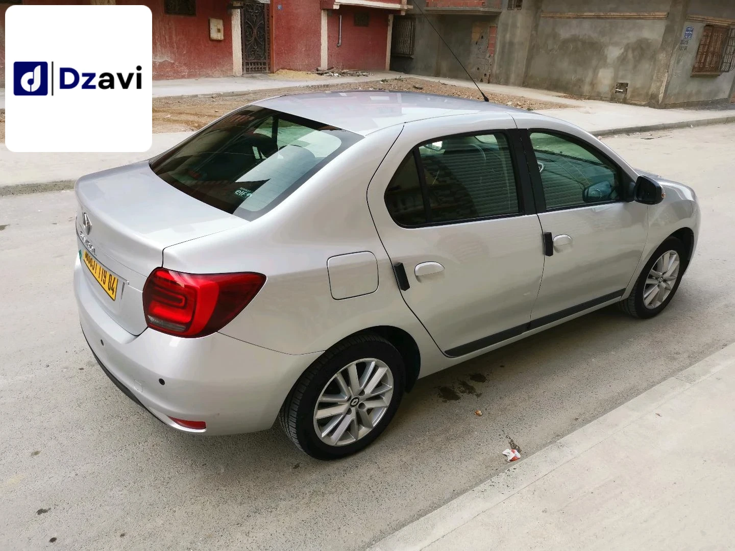 Renault À vendre à 4 OUM EL BOUAGHI