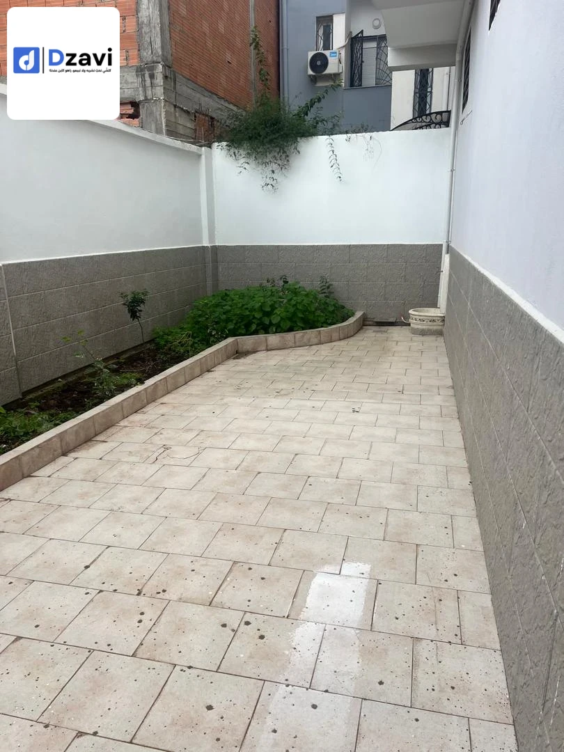 Villas À vendre à 9 BLIDA superficie 175 m2