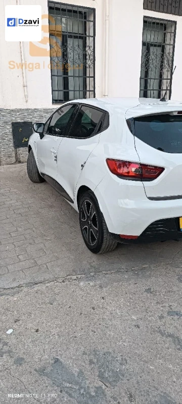 Voitures Renault à 16 ALGER