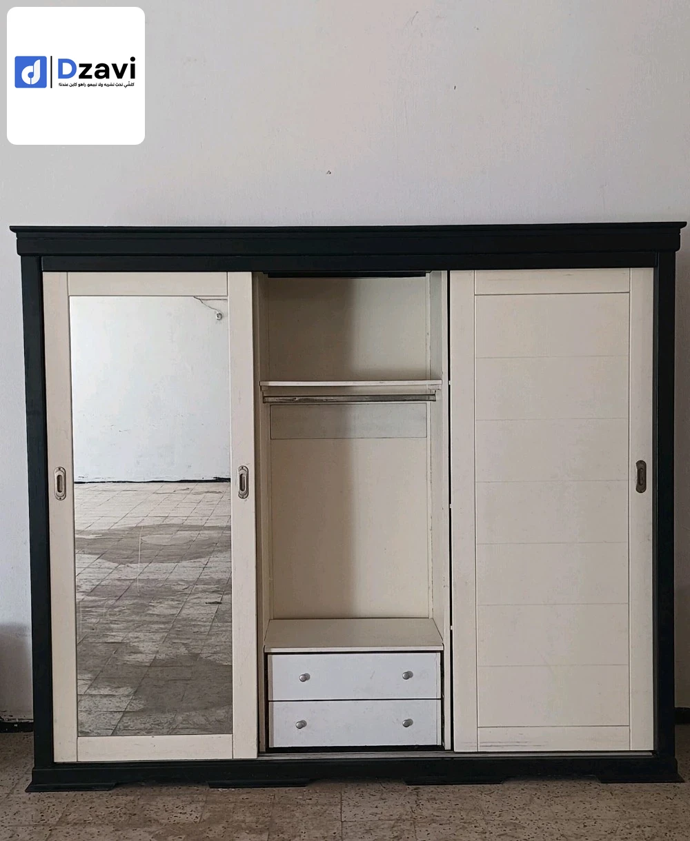 _ Armoire 3 port collisante 245cm/210cm avec 2 tiroir _ Lit 2 place 190cm/160cm _ Coiffeuse _ 2 table de Nuit المكان وهران مسرغين 0795829108 0555554802