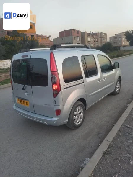 Voitures Renault à 16 ALGER