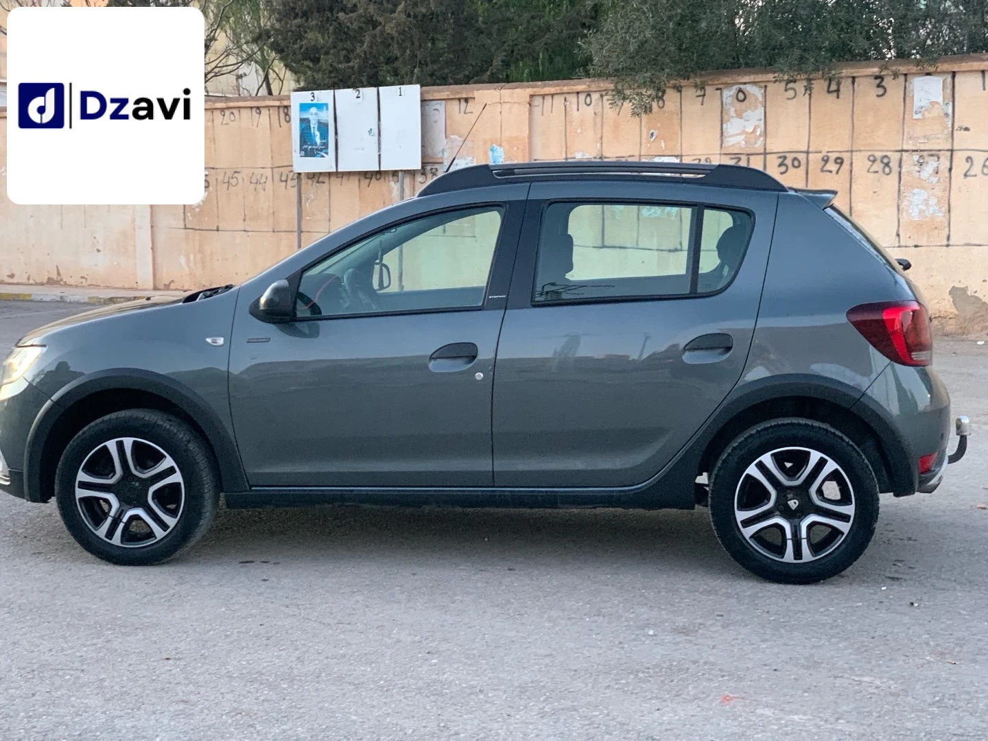 Dacia À vendre à 19 SETIF