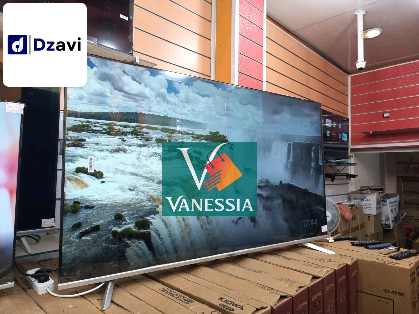 Téléviseurs, satellites et leurs accessoires à vendre à 31 ORAN