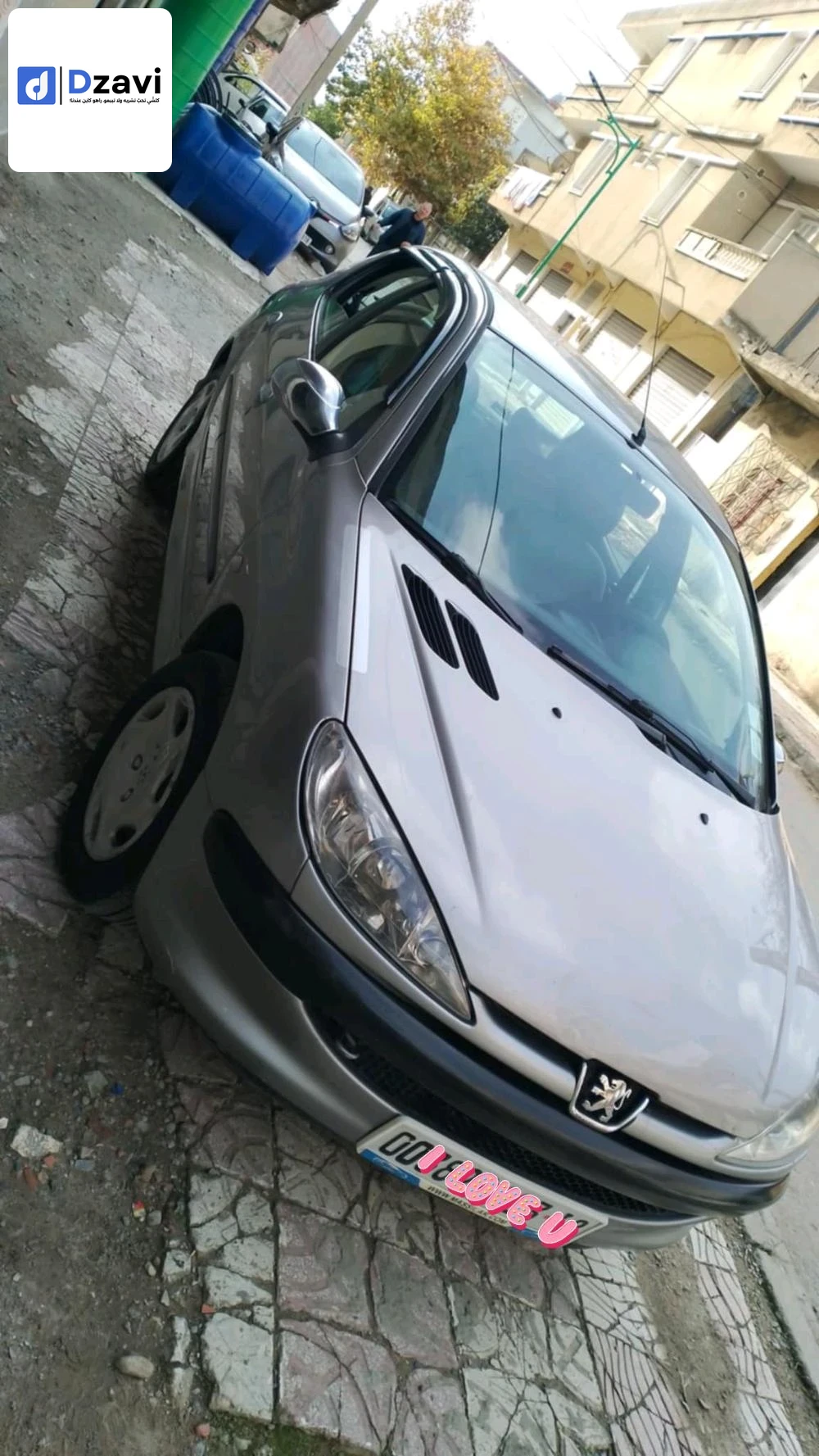 Voitures Peugeot à 18 JIJEL