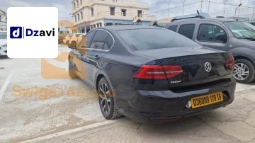 Renault À louer à 16 ALGER