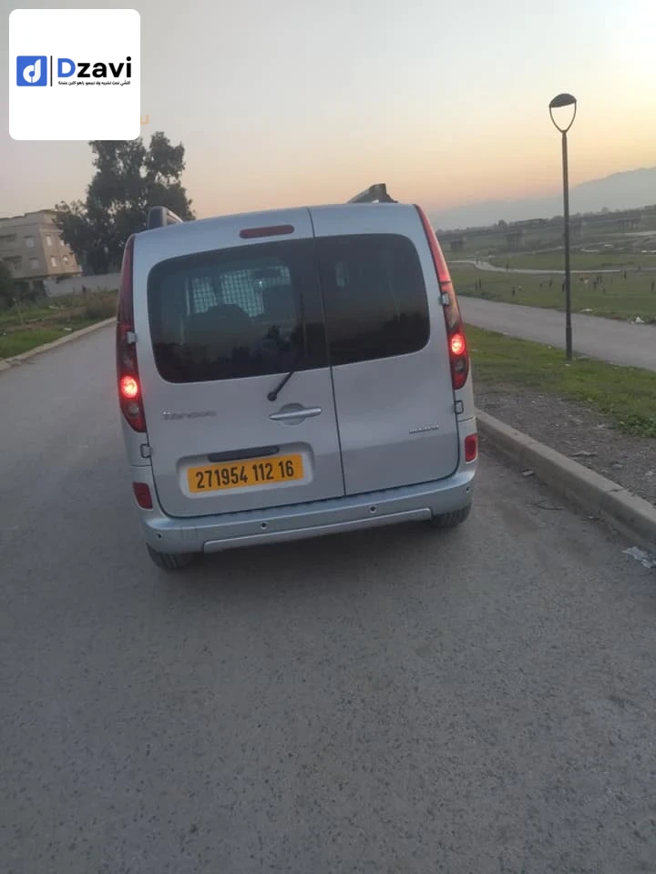 Voitures Renault à 16 ALGER