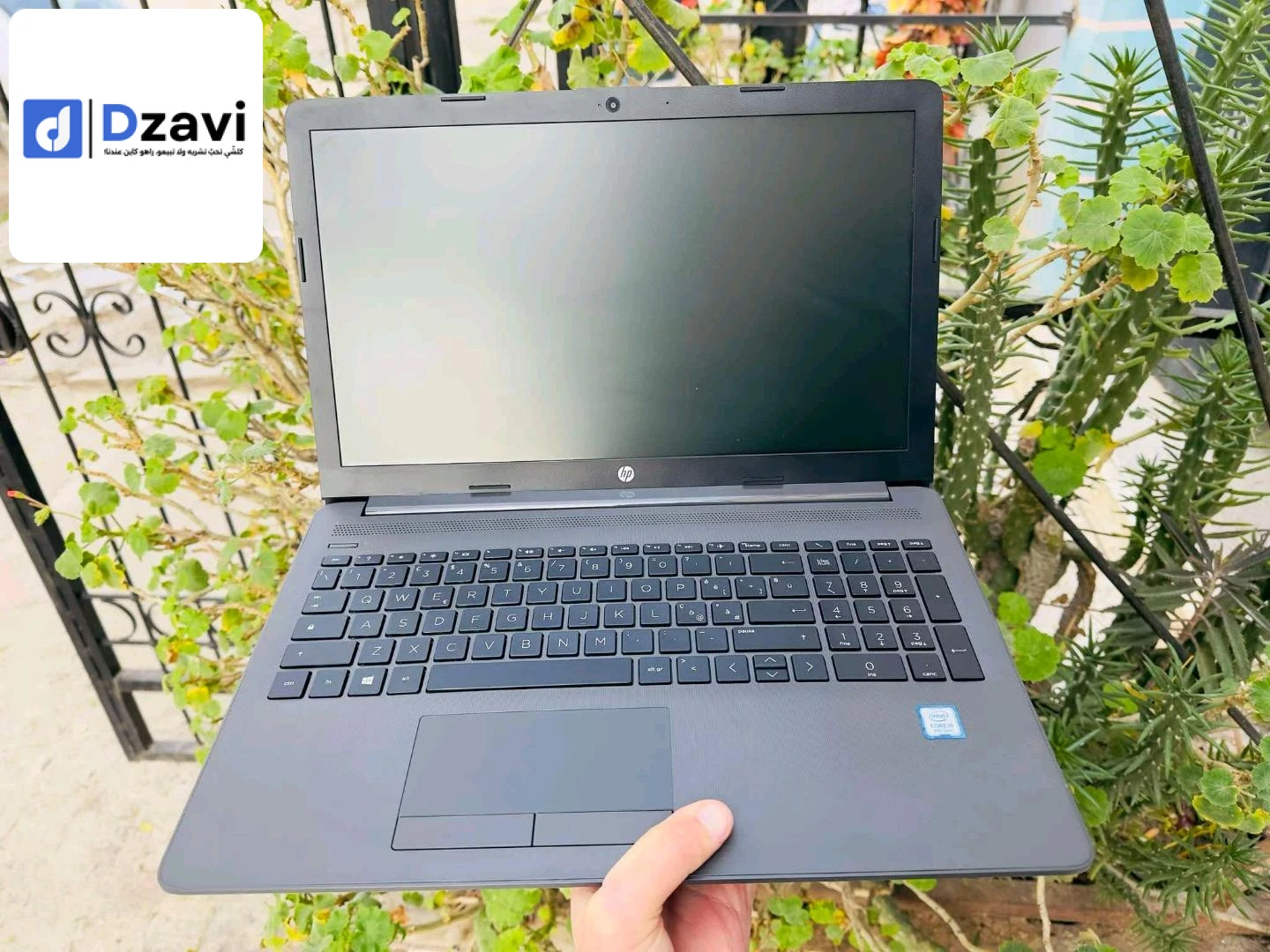 HP core i5 -8eme GE RAM 8 DDR 4 SSD 256 Écran 15.6" produit EUR ???? Chargeur originale batterie excellent plus 3h