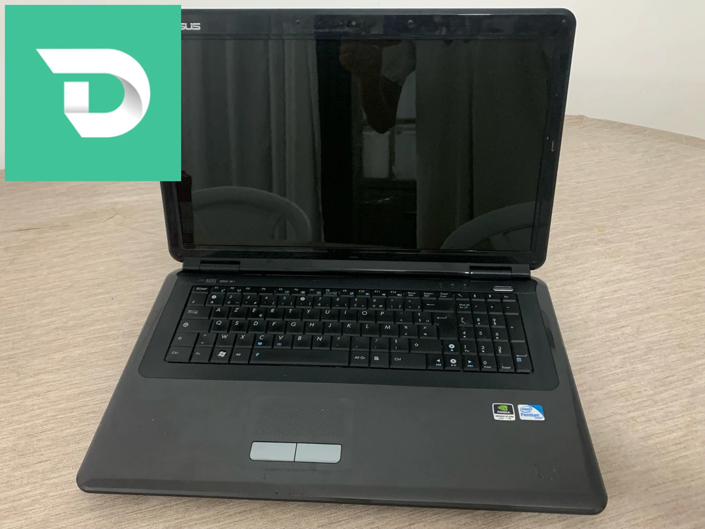 لابتوب asus بحاله جيده ram 4gb 