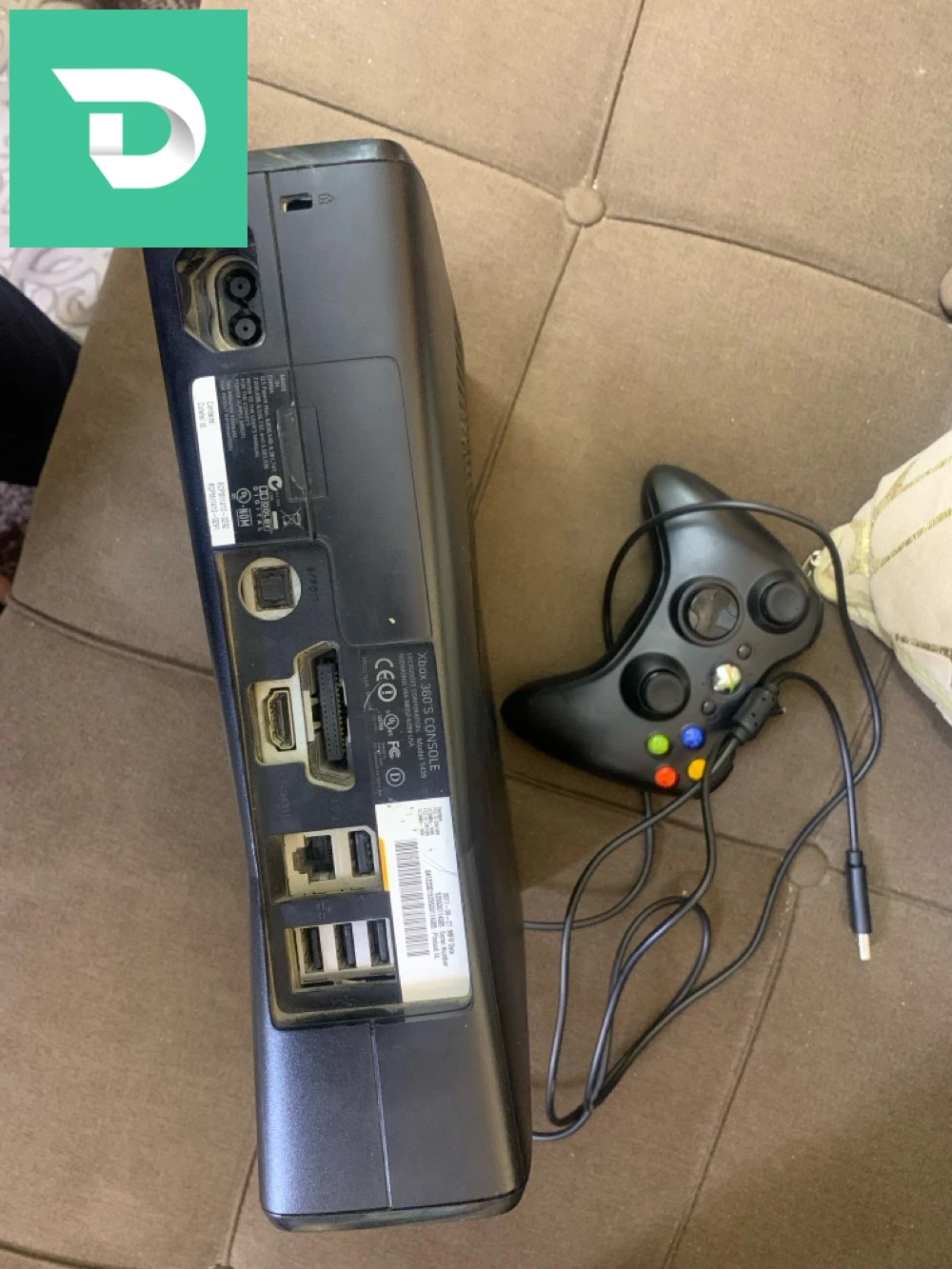 xbox360 slim نظيف في حالة جيدة 