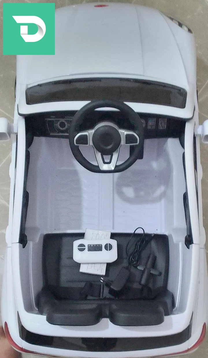 Voiture électrique NEUF blanc PORCSH avec telecommande avec chargeur سيارة اطفال جديدة كهربائية. ... 