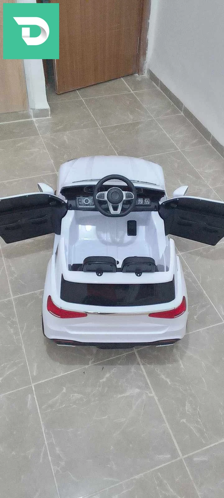 Voiture électrique NEUF blanc PORCSH avec telecommande avec chargeur سيارة اطفال جديدة كهربائية. ... 