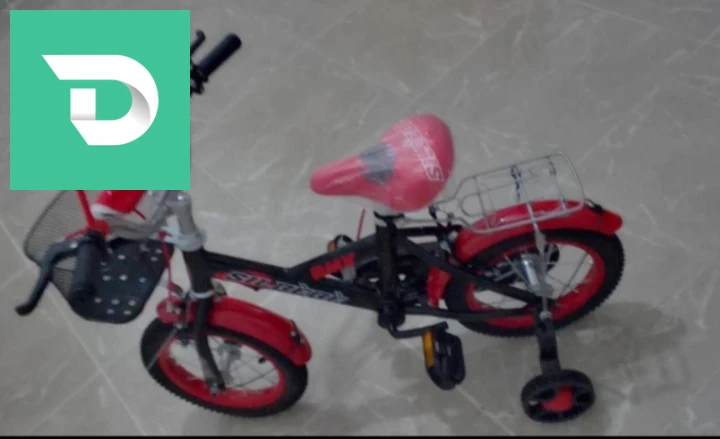 Velo BMX 12 pouce Marque SILBEBE couleur rouge et noir 
