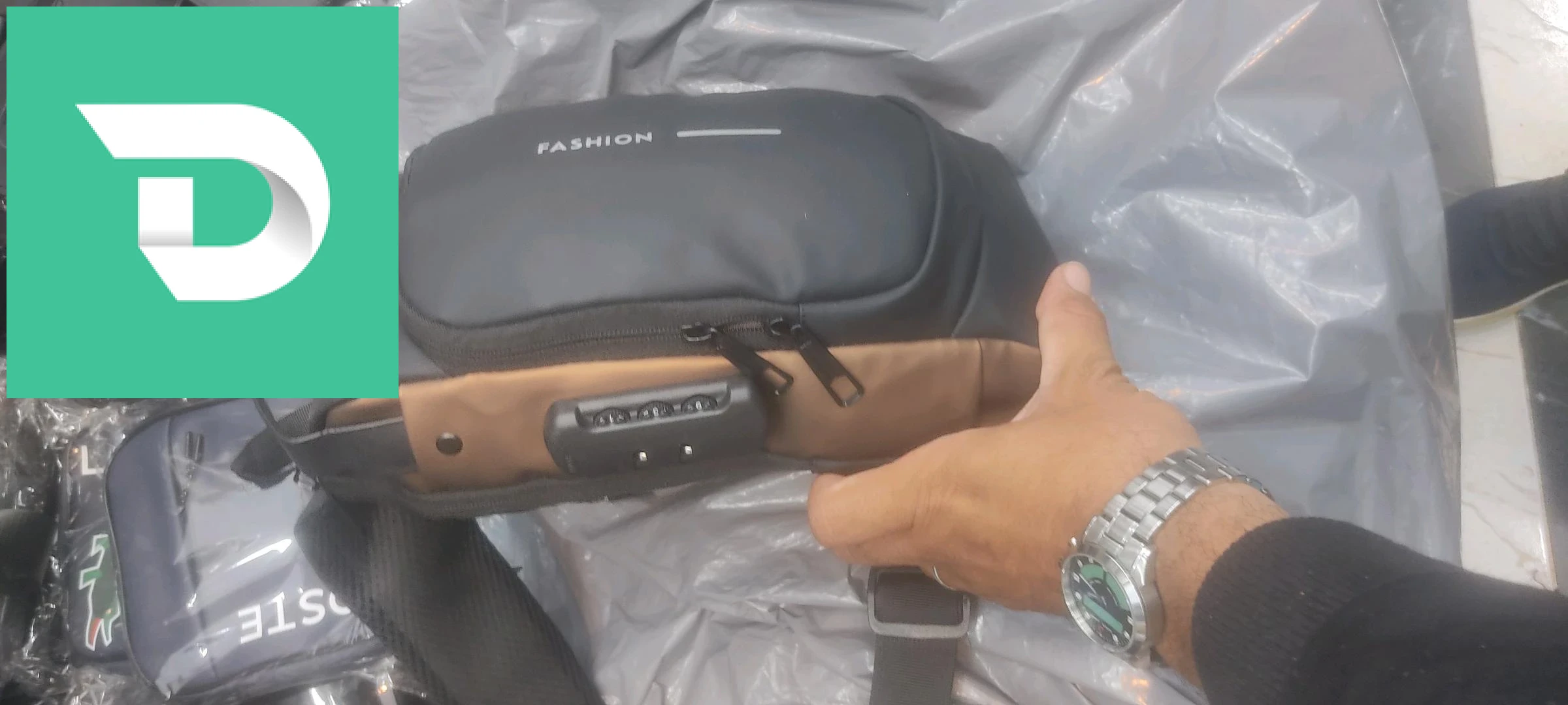 حقيبة يد و كتف رجالية علامة fashion للرجال 