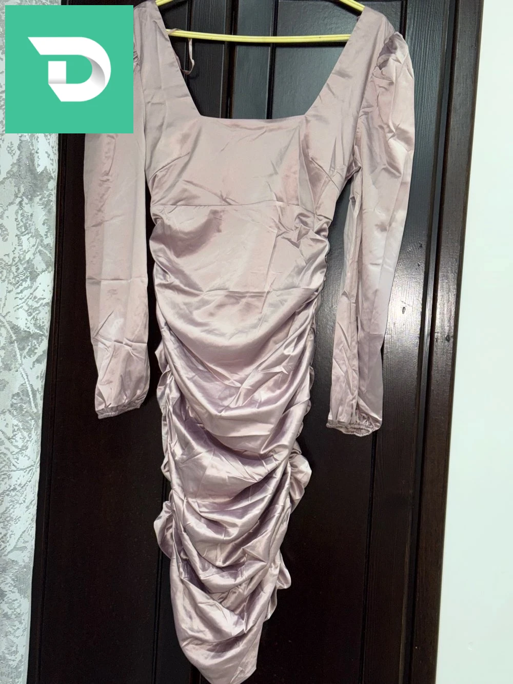 robe de londre en satin plissé taille 36/38 