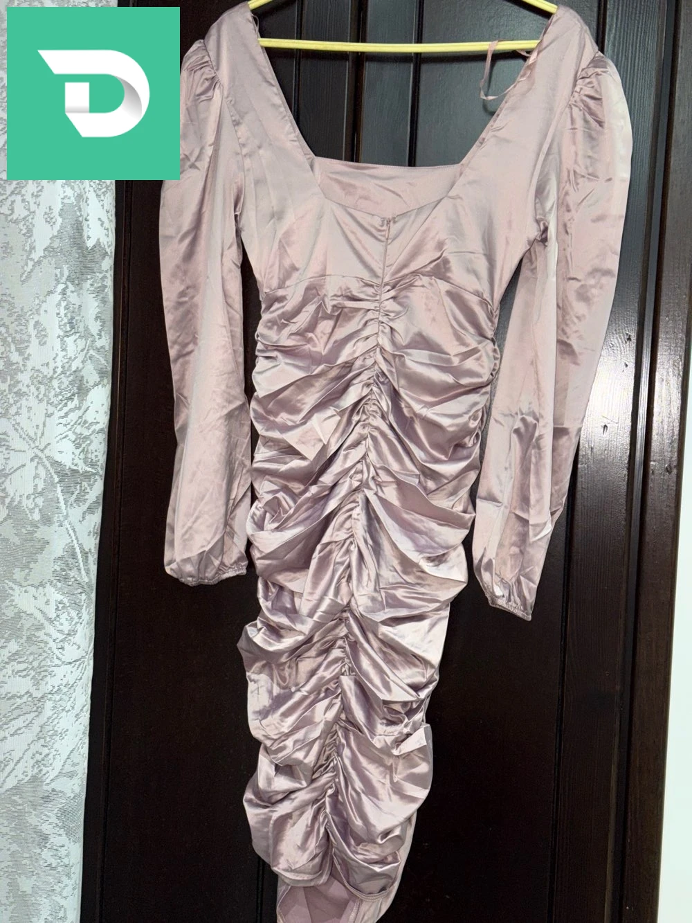 robe de londre en satin plissé taille 36/38 