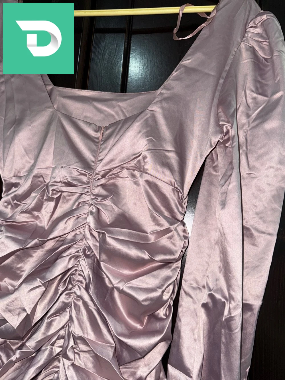 robe de londre en satin plissé taille 36/38 