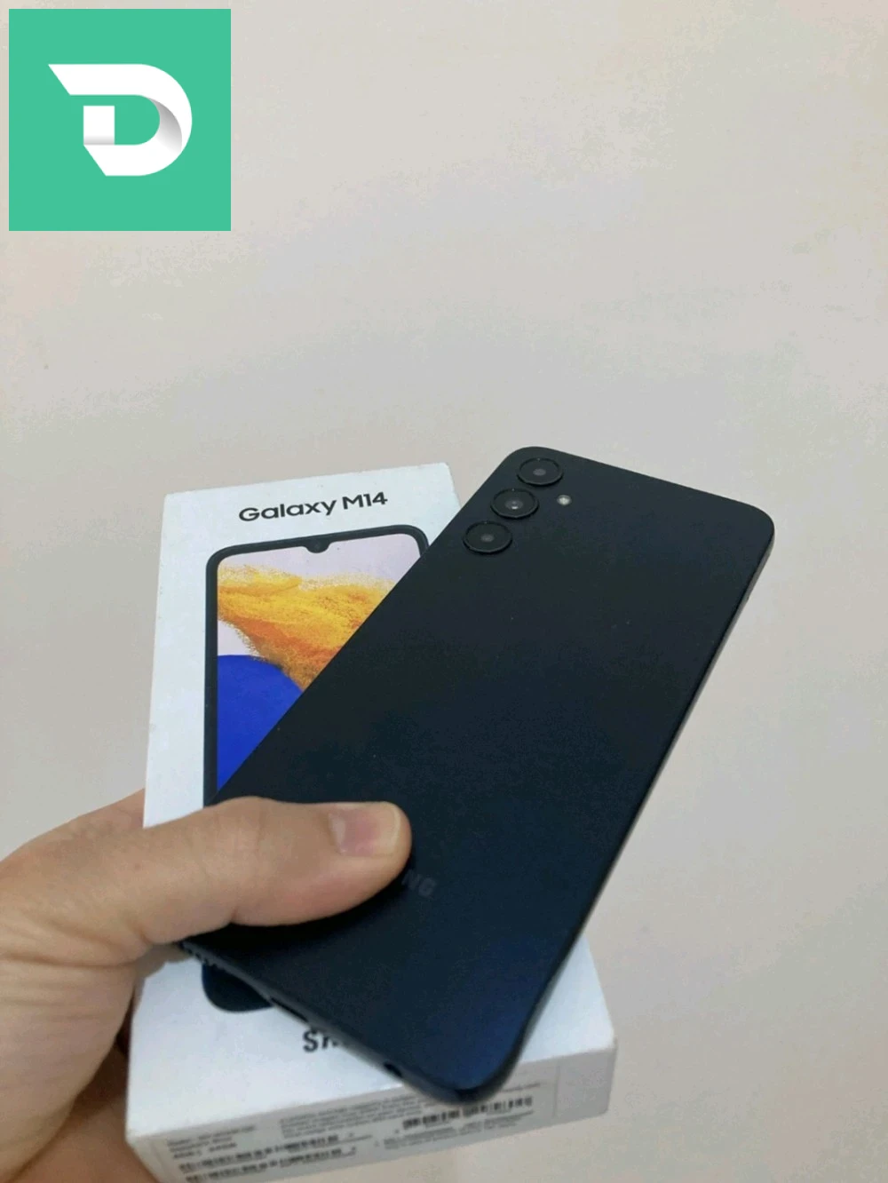 Samsung galaxy m14 4/64 très bon état 
